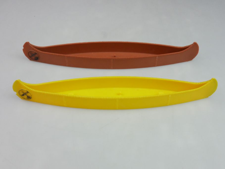 TIMPO Indianer 2x Kanu groß braun gelb jeweils kleiner defekt 119598
