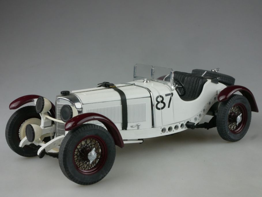 Minichamps 1/24 Mercedes SSKL # 87 Winner Mille Miglia 1931 R.Caracciola 117167