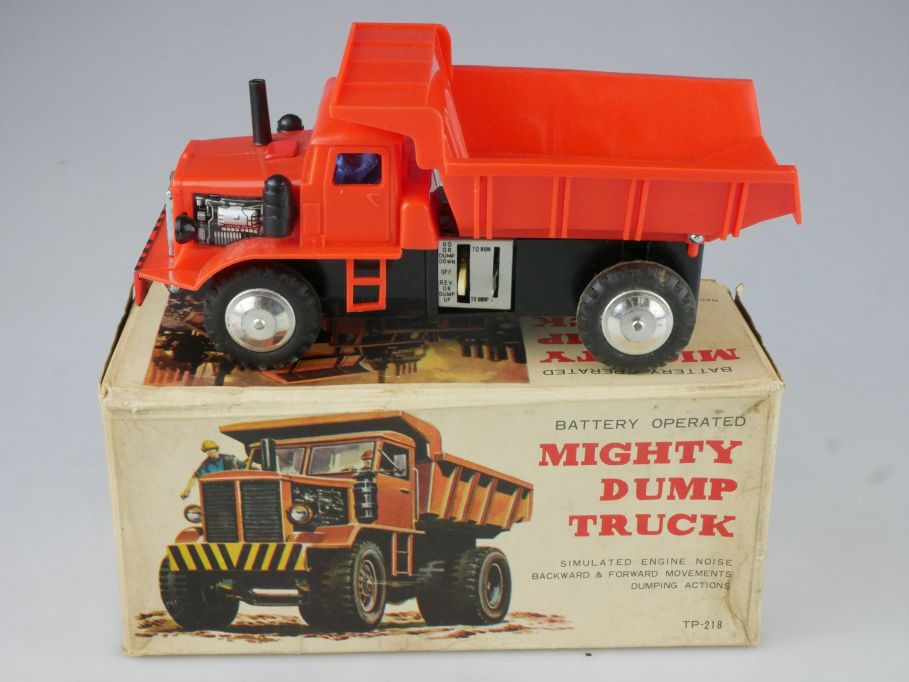 Tomiyama Japan Toy Mighty Dump Truck 20cm battery operated + Box 118404