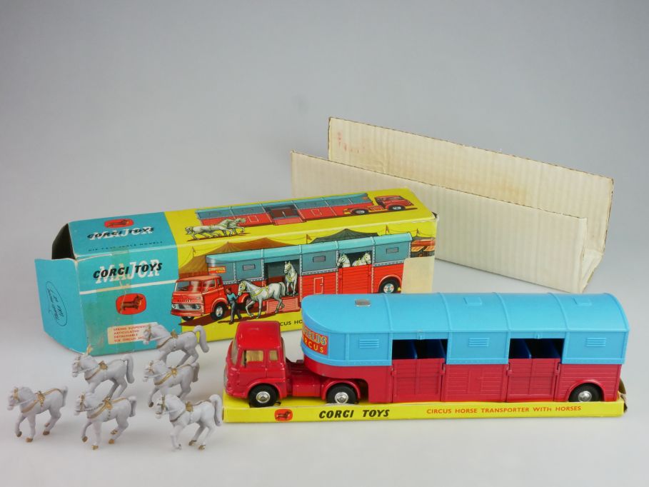 Major Toy Bedford Chipperfields Horse Box Vintage 62s Toys