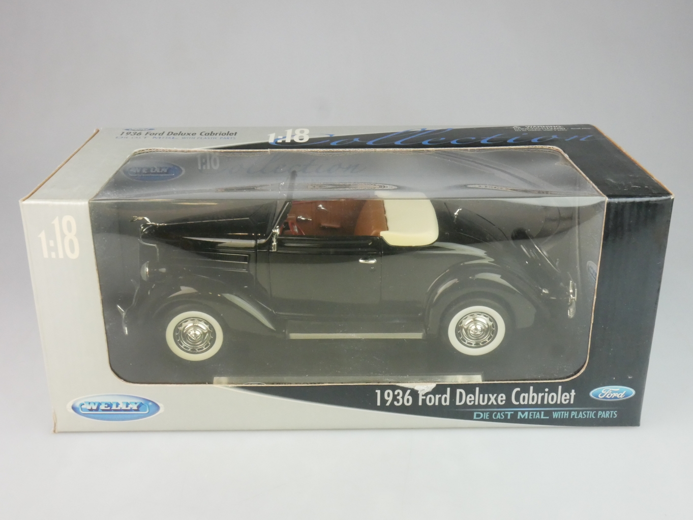 Welly 1/18 1936 Ford Deluxe Cabriolet black 19867W + Box 125971