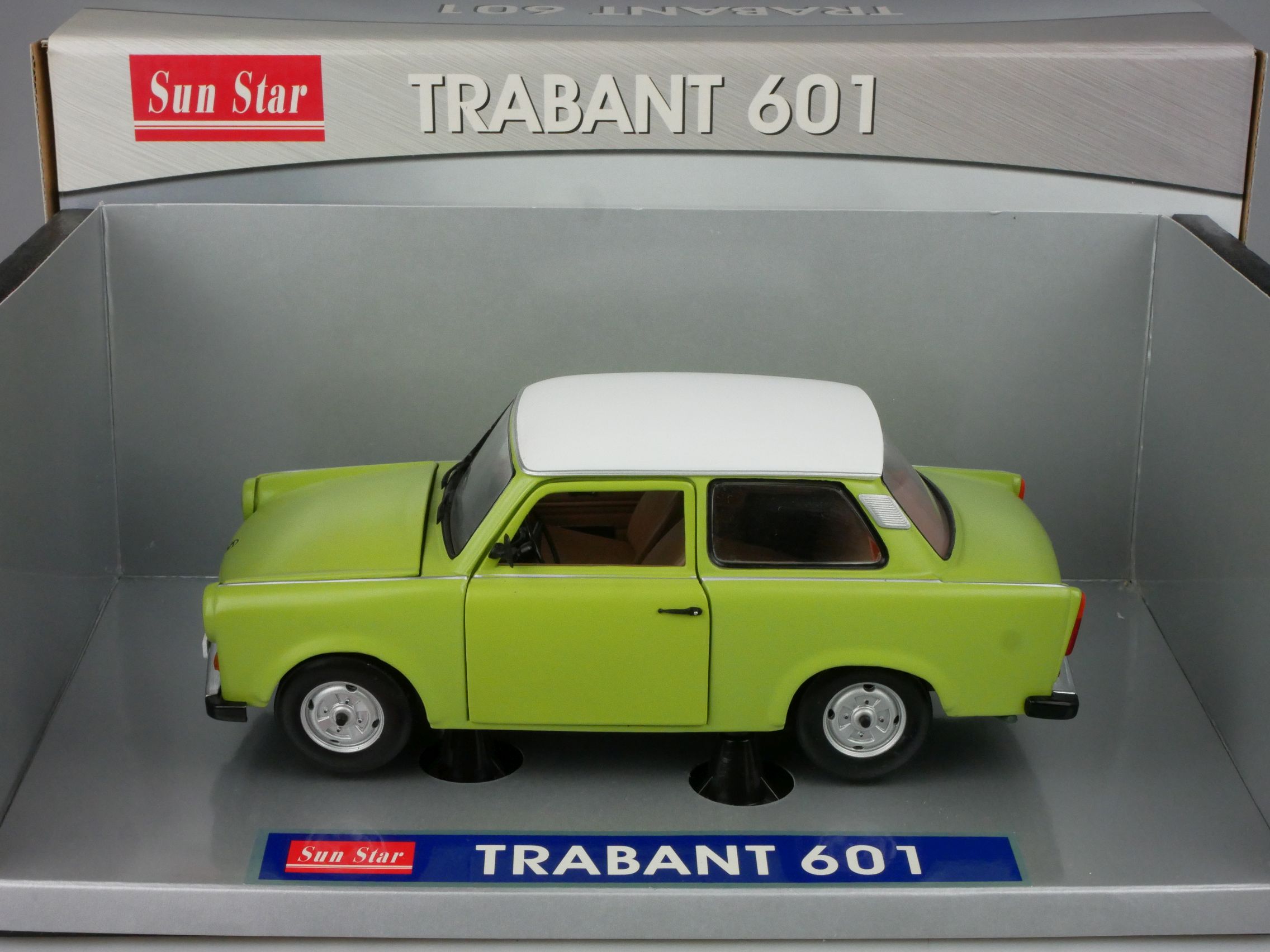Sun Star 1/18 Trabant 601 grün/weiß Trabbi DDR sunstar 4262 + Box 126378
