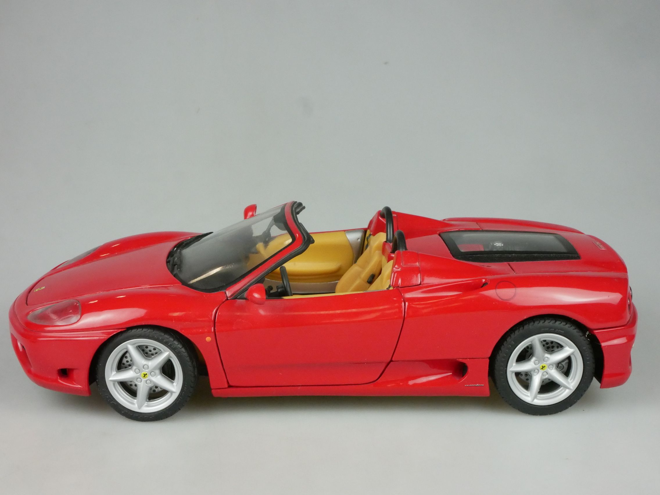 Hot Wheels 1/18 Ferrari 360 Spider rot diecast Modell 126491