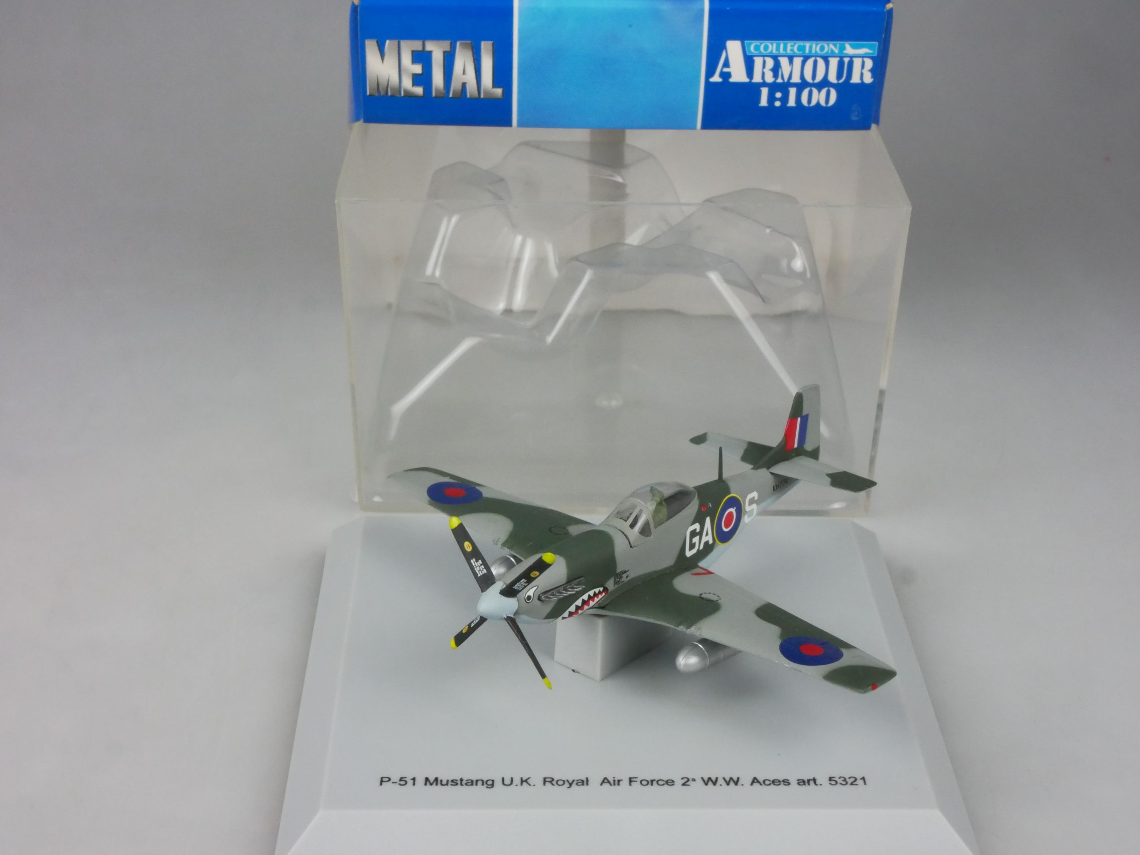 Armour 1/100 P-51 Mustang UK Royal Air Force WW2 5321 Metall plane Box 126756