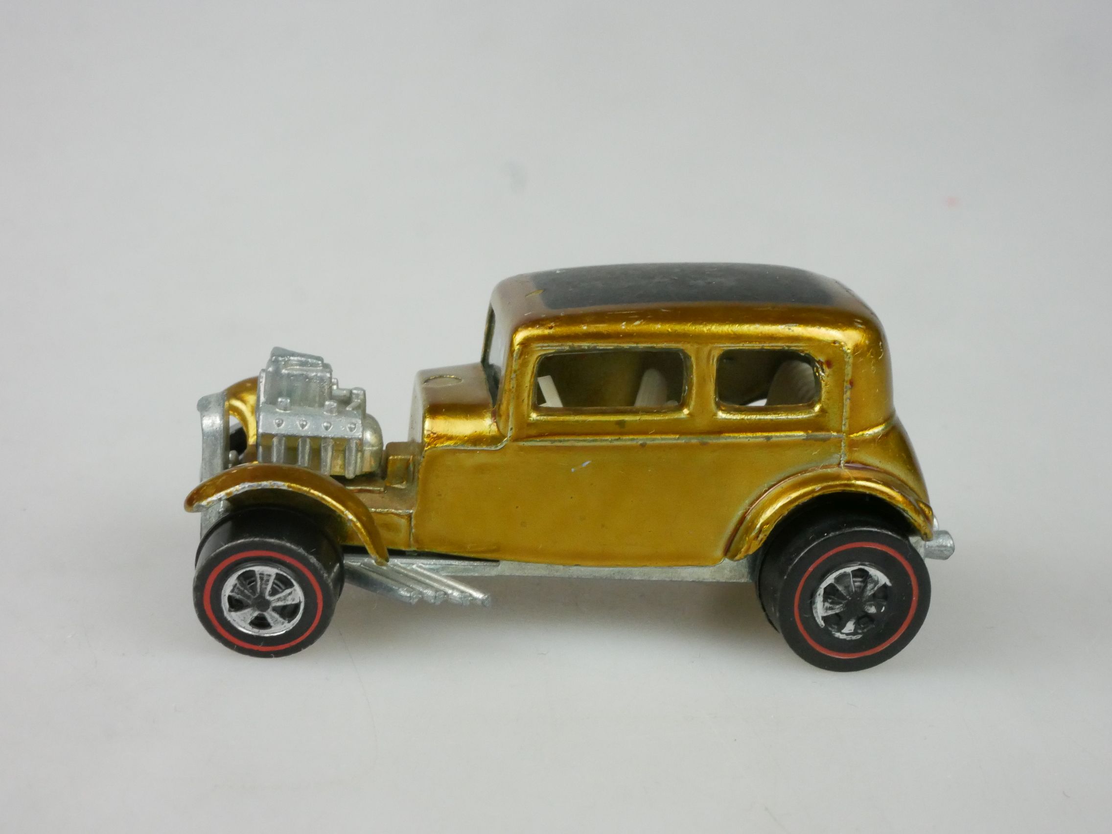 Hotwheels Redline Classic 32 Ford Vicky 1968 Spectraflame gold USA Mattel 126760