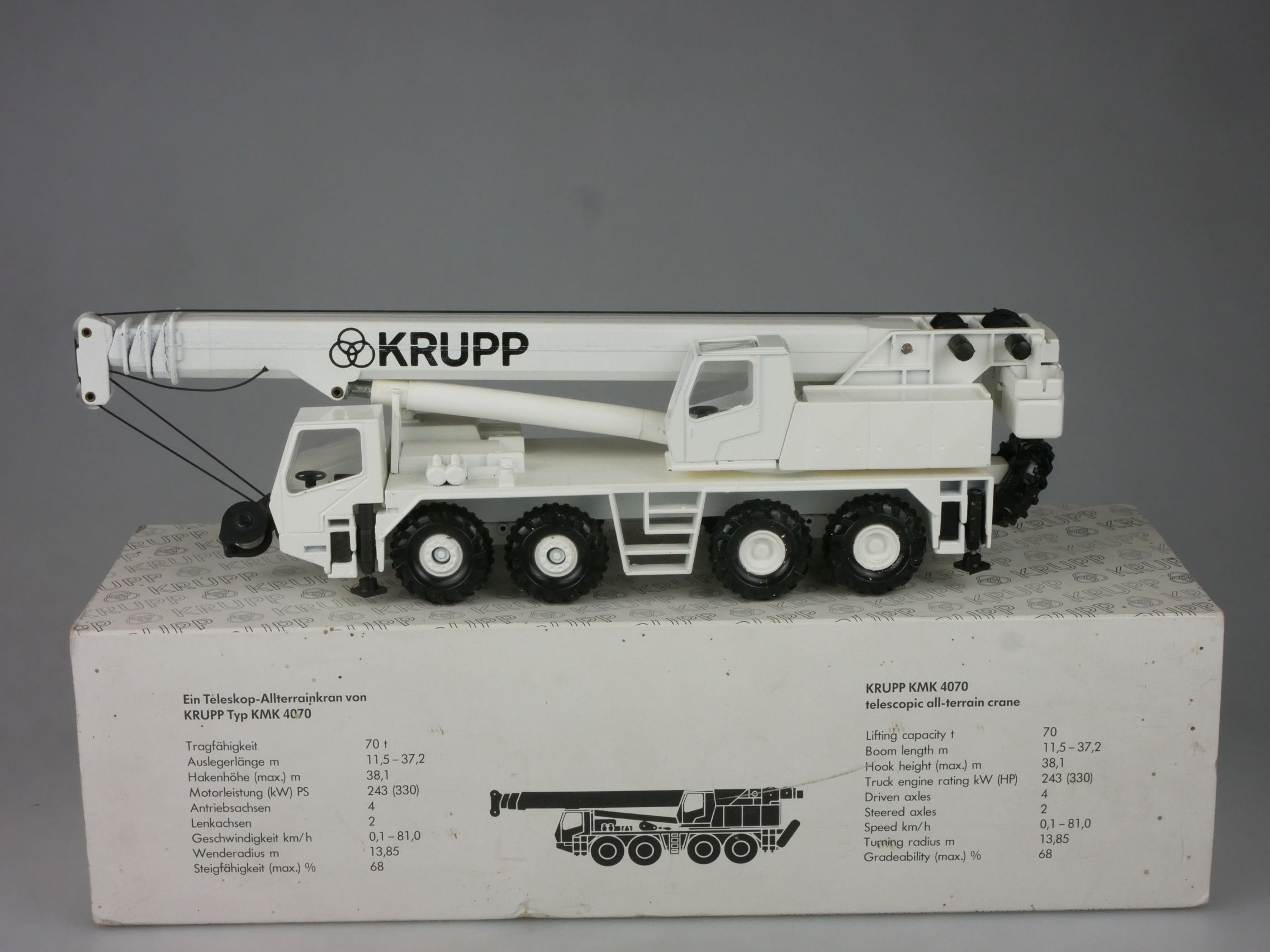 Conrad 2080 1/50 Krupp Teleskop Allterrainkran Typ KMK 4070 Mobilkran Box 126776