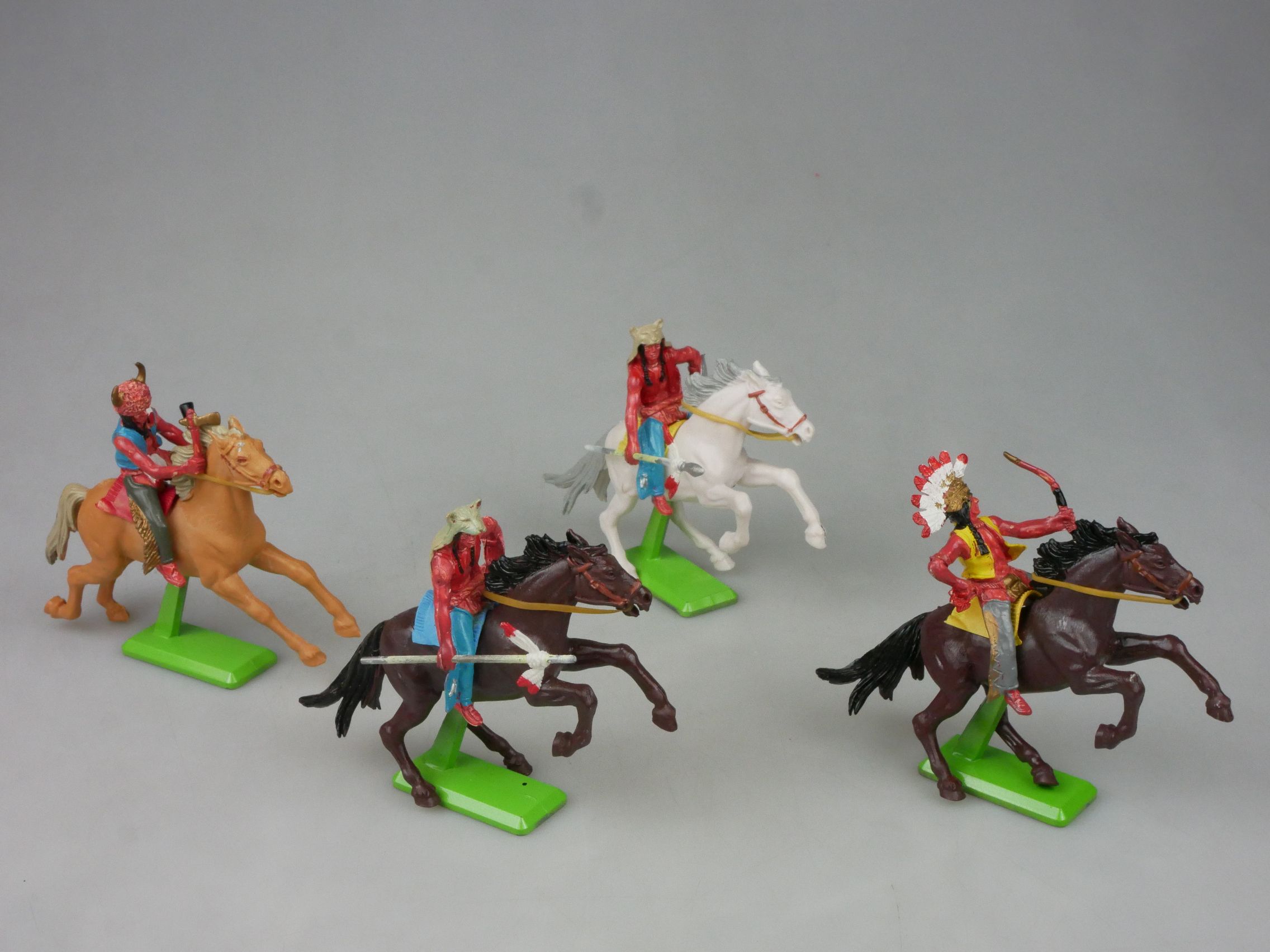 Britains Deetail 4x Indianer Sioux Reiter Pferde 1970er England 126788