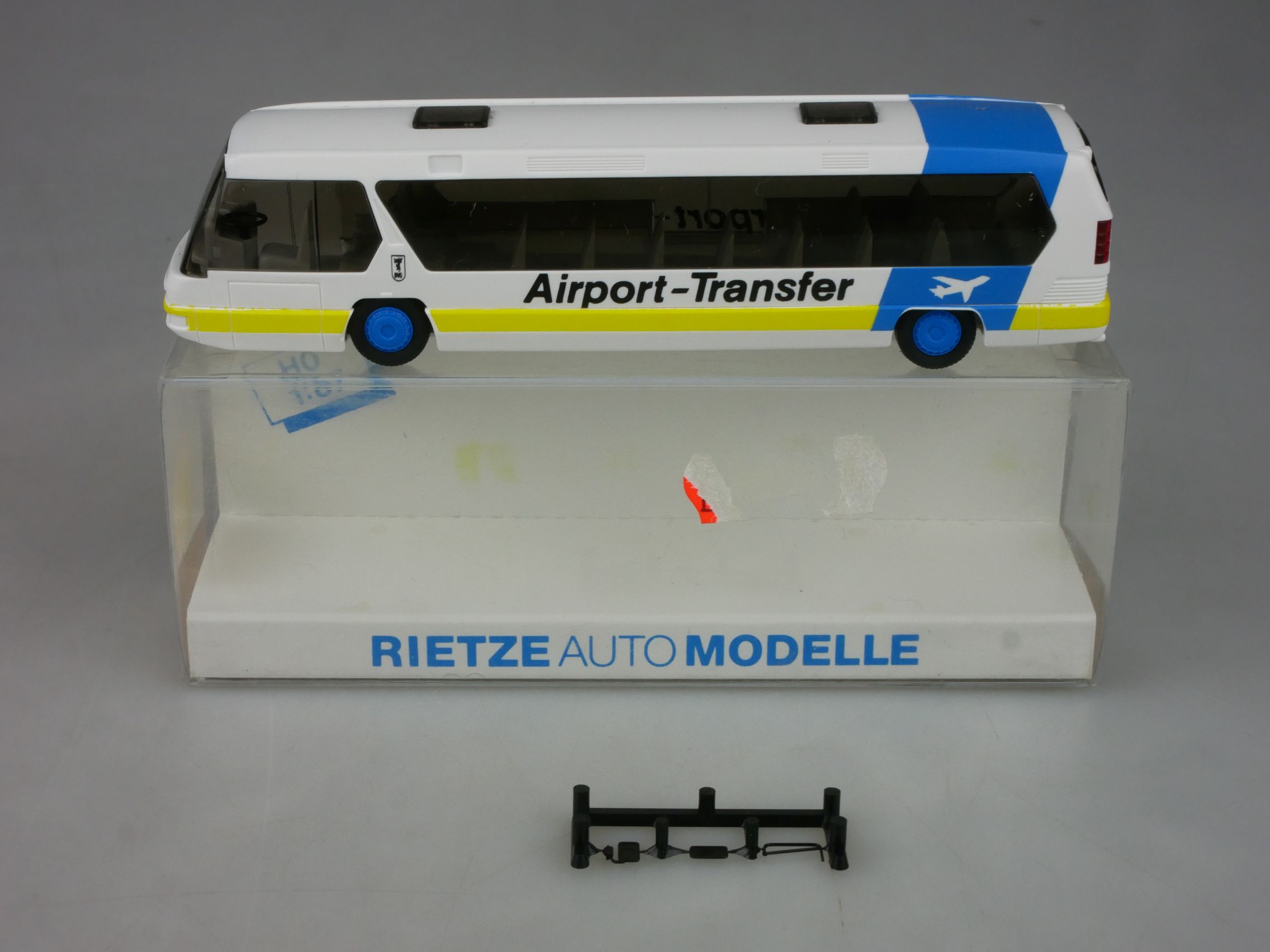 Rietze H0 Airport Transfer NEOPLAN Metroliner 60152 Box 126817