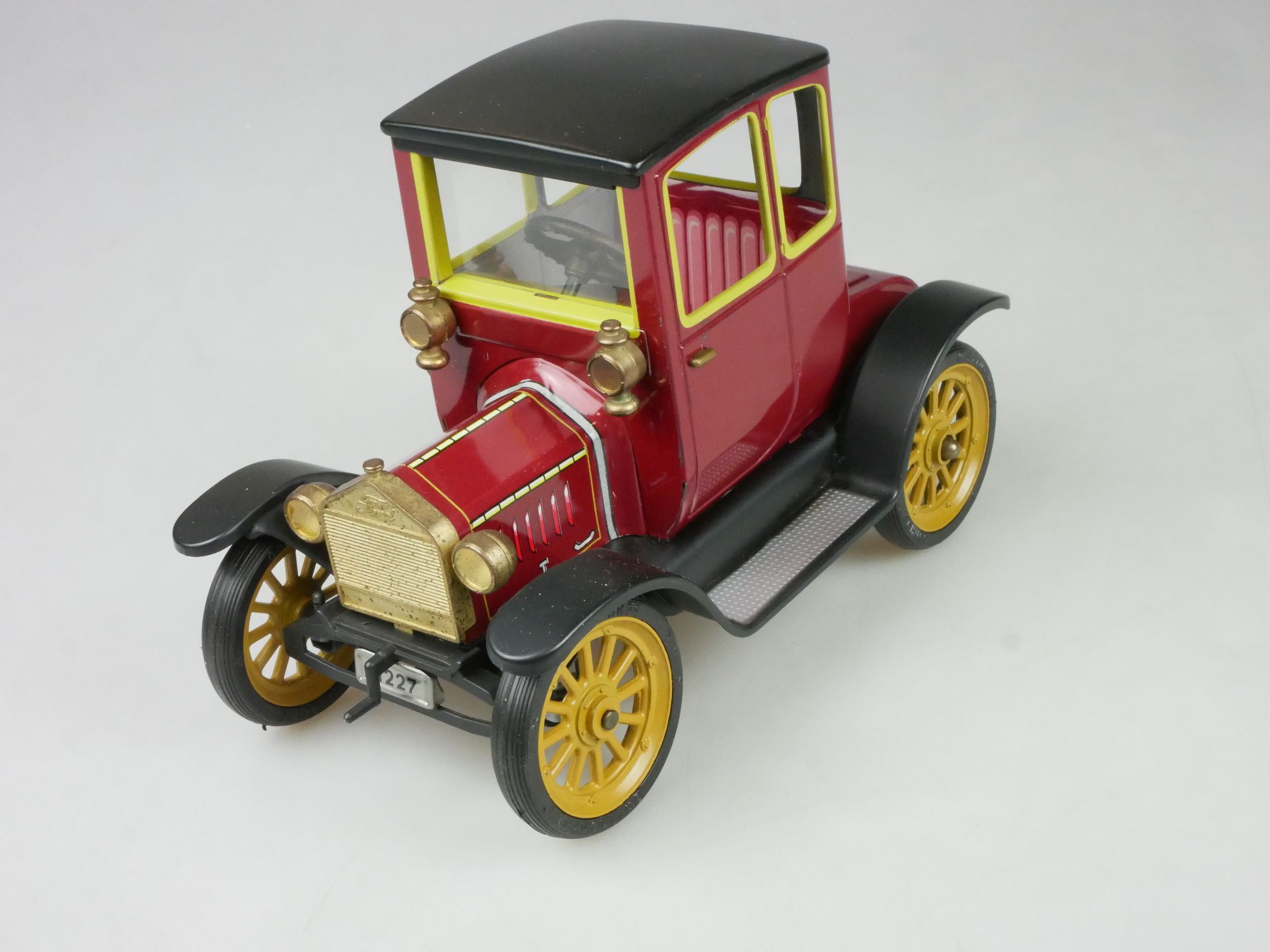 Schuco Oldtimer 1227 Ford Coupe T 1917 tin toy in Box 132059